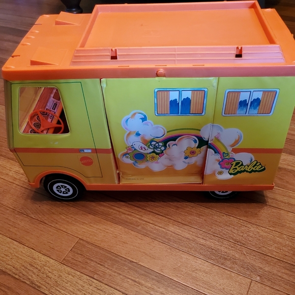 EUC 1971 MATTEL BARBIE COUNTRY CAMPER WITH ACCESSORIES. CROSS POSTED - Picture 4 of 11